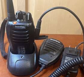 Bantam-u-m1 Blackbox Bantam Uhf Or Vhf 2-way Radio Charger And Handset