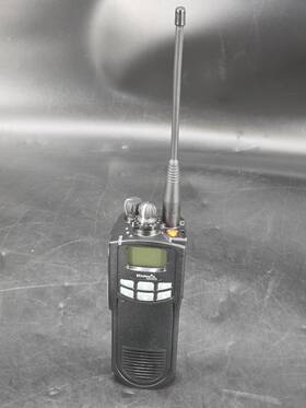 Ef Johnson 242-557d-833hn6 Ascend Es 700/800 Mhz Radio Model