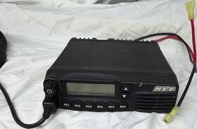 Hyt 09904a0004 Mobile Uhf Two-way Radio Transceiver With Microphone