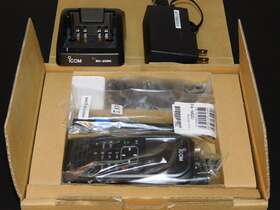 F-7020dt Icom Uhf 380-470mhz P25 Demo Portable Radio Lightly Used Fpp Des Aes