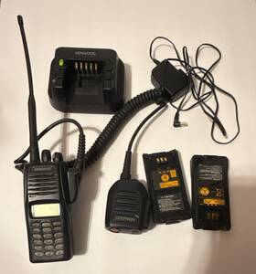 Kenwood C3610117 Uprr Portable Two-way Radio With Charger Microphone Batteries