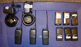 Motorola Aah25wcc4g83an/aah25ucc6du3an 3 X Mtx850 800 Mhz Portable Radio Lot