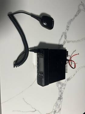 Motorola Aam28qsn9ka1an Xpr 5550 Vhf Two-way Radio Transceiver Model With Gps