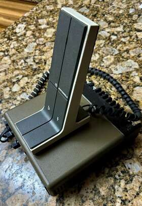 Abz89pt4637 Motorola Vintage Mostar Uhf Base Station And Microphone 2-way Radio As-is Untested