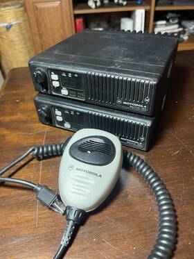 Motorola D33mja77a Ak Maxtrac D33mja77a Ak Radio Mac Trac Mactrac W Microphone Vhf Lot Of 2