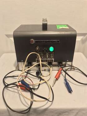 Nln6029a Motorola Vintage Model Radio Charger Works