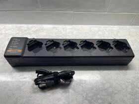 Motorola Pmln7101a Multi-unit Two-way Radio Charger Chr Std Muc Int Us/na