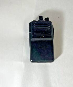 Vx-351-d0-5 Vertex Standard Walkie Talkie 16ch 5w Missing Antennae And Battery